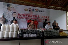 Polresta Banyumas bongkar industri rumahan tembakau  sintetis