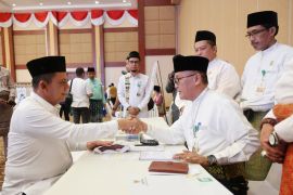 Gubernur Kepri serta kepala OPD bayar zakat melalui Baznas