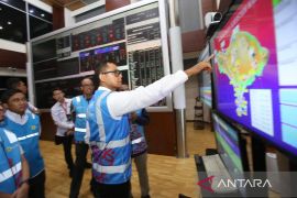 Dirut PLN Dianugerahi  "The Most Reputable CEO  In Digital Platform"