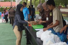 Kejaksaan se-Kalteng gelar pasar murah bantu warga jelang Lebaran