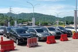 Dermaga Eksekutif Pelabuhan Merak dipadati kendaraan