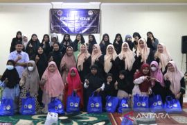 DWP Poliban berbagi kebahagiaan Ramadhan di Panti Asuhan Hikmah Zamzam