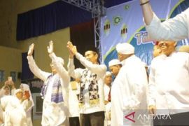 Ceramah UAS di GOR Baturaja Sumsel dihadiri ribuan jamaah