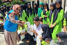 PLN UP3 Bekasi salurkan santunan pada anak yatim dan dhuafa