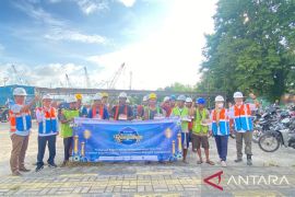 Pelindo Tanjung Pandan berbagi kepada masyarakat