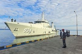 KRI Spica-934 sandar di Dermaga Pelabuhan Murhum Baubau