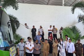 ARUS MUDIK - Pj Gubernur Babel lepas 177 peserta mudik gratis