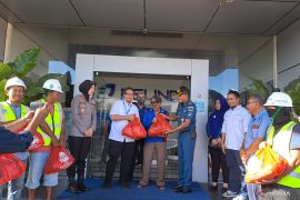 Pelindo Pangkalbalam gelar "Berbagi Ramadhan" serahkan 760 paket sembako gratis