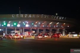 GT Cikupa terpantau ramai lancar dari kendaraan mudik