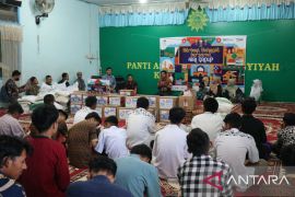 Berbagi Bahagia, BRI Regional Office Padang Bagikan Berbagai Macam Paket Sembako &amp; Santunan Anak Yatim