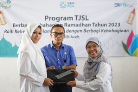 PLN UID Aceh berbagi kebahagiaan dengan sekolah di Aceh
