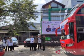 Pegadaian Makassar memberangkatkan pemudik ke lima daerah