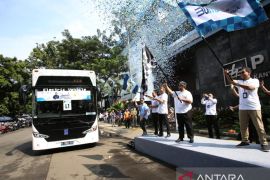 ARUS MUDIK - PLN berangkatkan 10.000 pemudik ke berbagai daerah