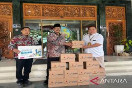 PHE-WMO bantu kebutuhan bahan pokok warga miskin di Bangkalan
