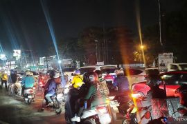 Jalur arteri Tangerang dipadati kedaraan R2 pada puncak mudik Lebaran