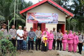 Polres Pasaman Barat selesaikan bedah rumah warga kurang mampu