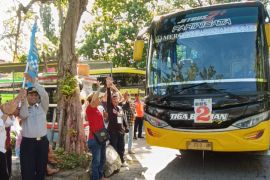 Sebanyak 450 peserta mudik gratis diberangkatkan dari Bali ke Banyuwangi