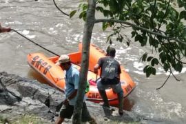 Lansia hanyut di Batang Sinamar ditemukan meninggal dunia