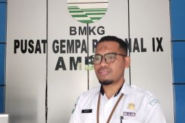 BMKG Ambon lakukan pengamatan fenomena gerhana matahari di tugu Christina