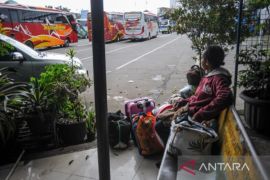 Puncak arus mudik di Terminal Bus Cicaheum Bandung diprediksi Kamis