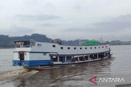 ARUS MUDIK - Komandan Dermaga: penumpang kapal jurusan Melak naik signifikan