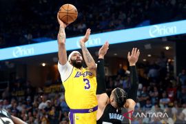 Lakers dalam playoff mode, kalahkan Grizzlies 111-101 di game 3