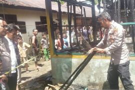Rumah pedagang pecal hangus terbakar di Palas