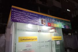 Berdayakan jemaah, masjid ini fungsikan ruang bekas ATM jadi depot air