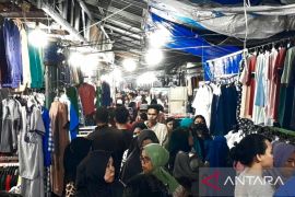 Pasar musiman Lentora jelang Idul Fitri "dibanjiri" warga