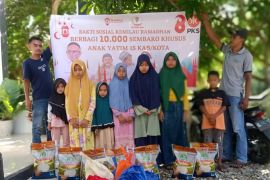 Anggota DPR RI salurkan 10 ribu paket lebaran kepada anak yatim