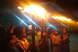 Anak dan remaja Masjid Al Muhajirin Koya Barat takbir keliling