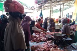 H-1 Idul Fitri harga daging sapi di Kota Mataram naik