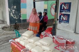 Penjualan beras zakat musiman di Soabali ramai pembeli