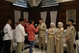 Cak Eri gelar "open house" di rumah dinasnya