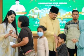Bobby gelar "open house" Idul Fitri di rumah dinas Wali Kota Medan
