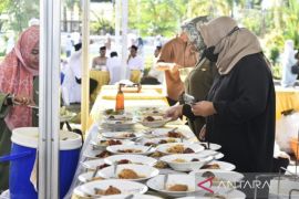 LEBARAN 2023- Gubernur Kalsel jamu ribuan masyarakat usai sholat Ied