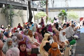 Ribuan umat Islam rayakan Idul Fitri di Manila