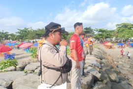 Coba selamatkan bocah tenggelam, warga Rohul ini justru hanyut di Pantai Padang