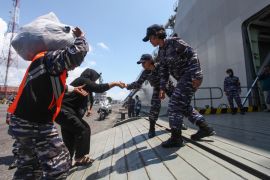 KRI Banjarmasin 592 angkut ratusan pemudik balik ke Jakarta