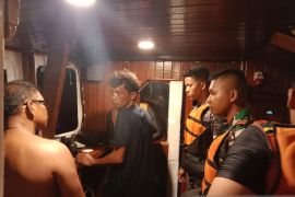 SAR evakuasi empat WNA di perairan Mentawai