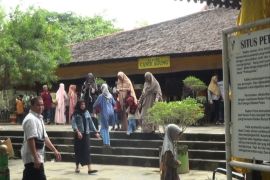 LEBARAN - Enam Ribu wisatawan kunjungi objek wisata Candi Agung