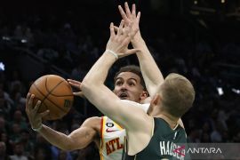 Trae Young cedera lutut kanan saat Hawks menang lawan Nets