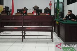 Tiga terdakwa korupsi anggaran KPU SBB divonis  bervariasi