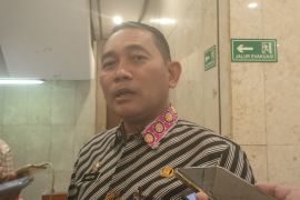 Penurunan atribut parpol karena masa waktunya sudah habis