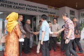 Usai libur lebaran, kehadiran pegawai di Pemkot Padang Panjang 97,8 persen