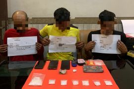 Polisi tangkap dua pengguna dan pengedar sabu di Jambi