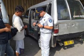 Jasa Raharja Banten Melakukan Giat Sosialisasi dan Door To Door ke Pangkalan Angkutan Umum di Stasiun Kota Cilegon