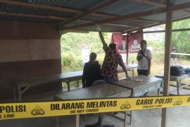 Seorang pria ditemukan tewas tergantung