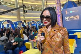 Poppy Dharsono khawatir 'fast fashion' dapat merusak lingkungan