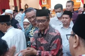 Mahfud MD tegaskan belum waktunya masuk ke arena bursa cawapres